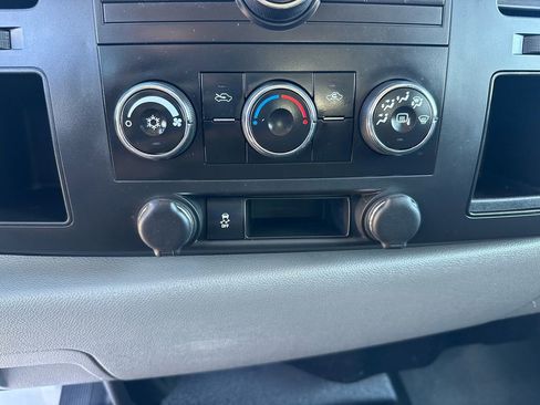 Used 2012 Chevrolet Silverado 2500 W/T w/ Snow Plow Prep Package image 33