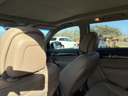 Used 2014 Kia Sorento EX w/ EX V6 Touring Package image 19