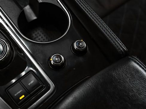 Used 2016 Nissan Maxima SR image 26