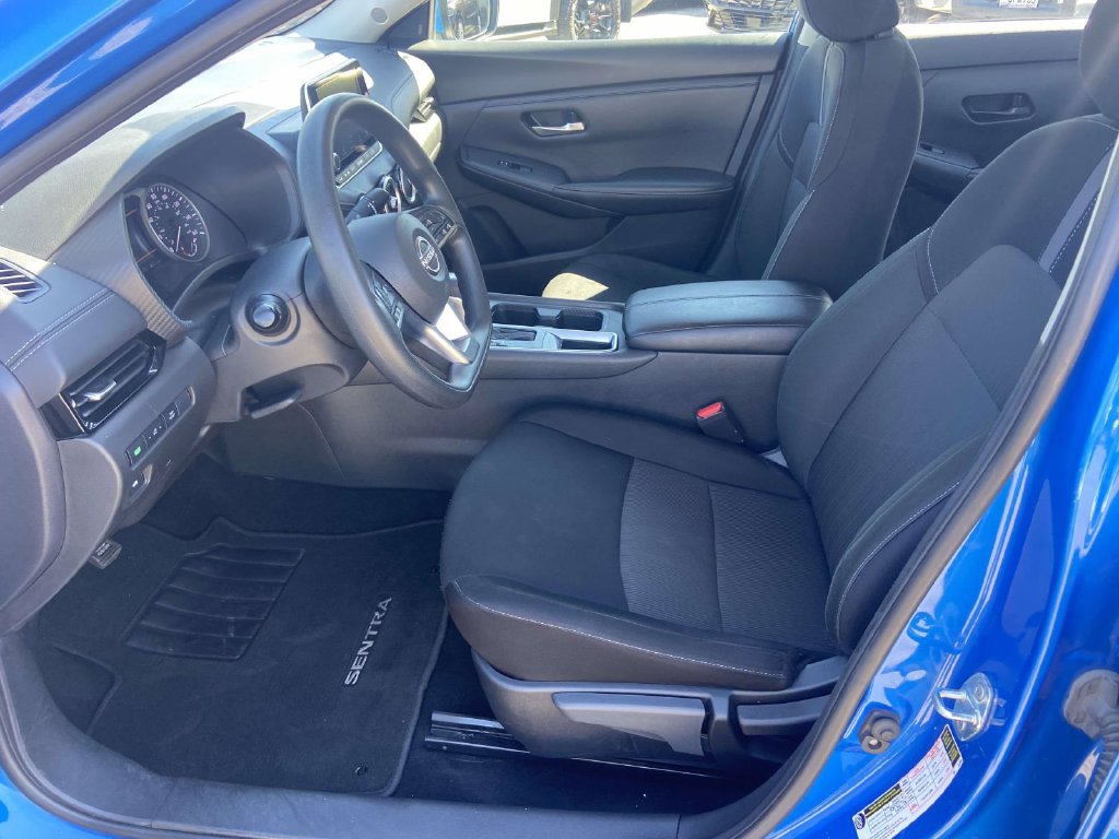 Used 2025 Nissan Sentra SV FWD image 12