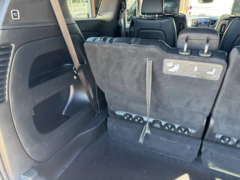 Used 2020 Chrysler Pacifica Touring-L Plus w/ Advanced Safetytec Group FWD image 39