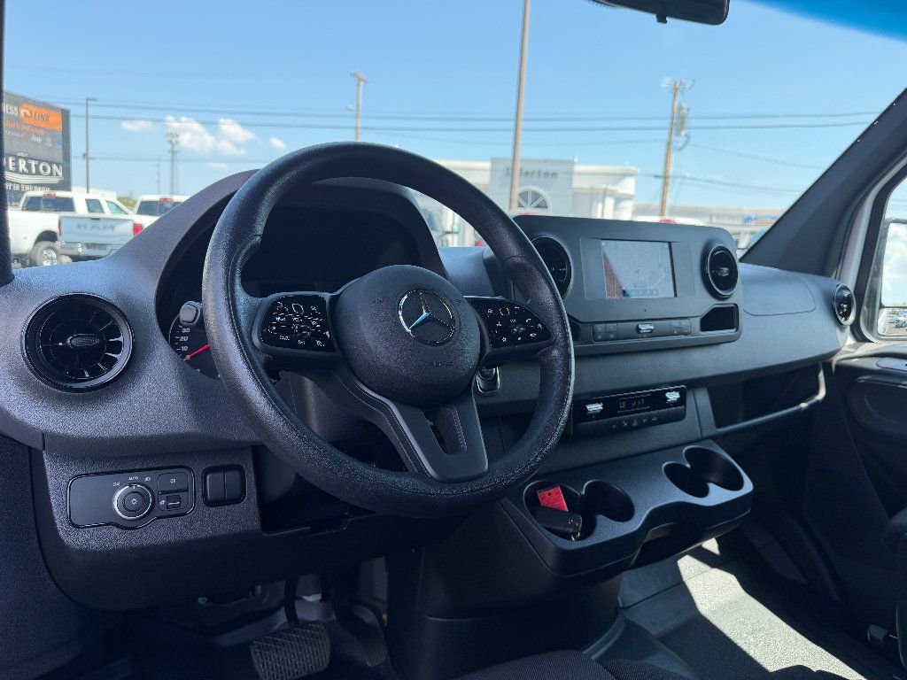 Used 2024 Mercedes-Benz Sprinter 2500 image 12