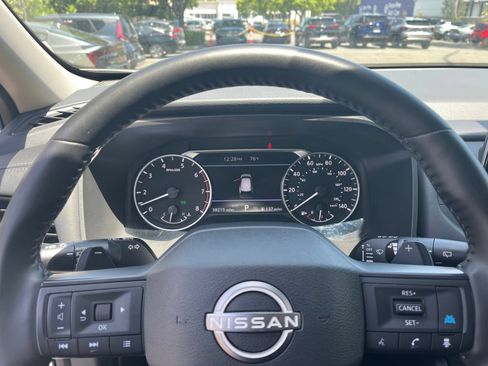 Used 2025 Nissan Rogue SV AWD/4WD image 30