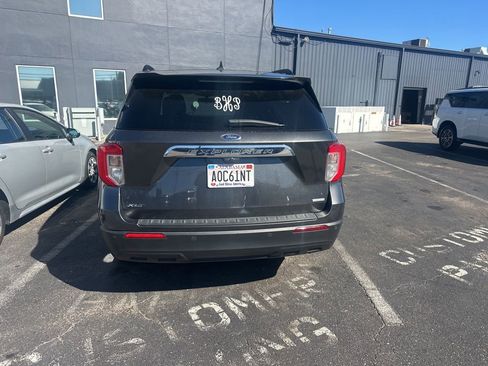 Used 2020 Ford Explorer XLT image 3