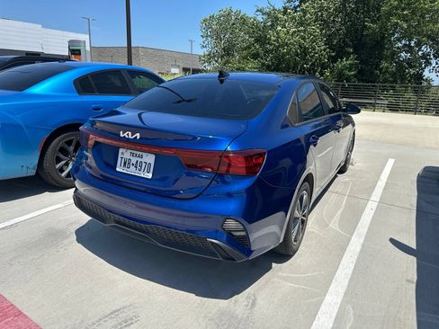 Used 2023 Kia Forte LXS w/ LXS Technology Package FWD image 8