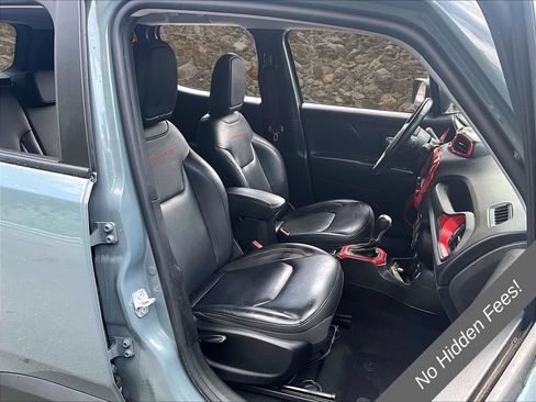 Used 2017 Jeep Renegade Trailhawk w/ Premium Trailhawk Package AWD/4WD image 7