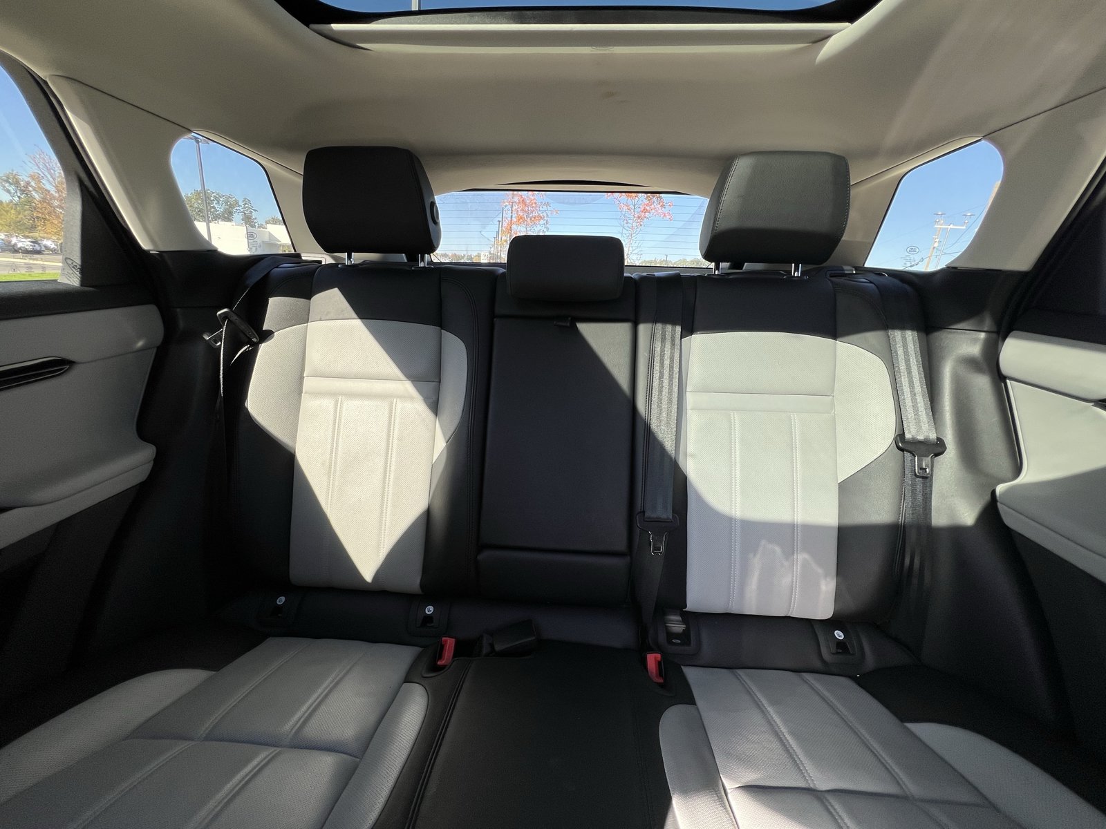 Used 2024 Land Rover Range Rover Evoque Dynamic SE AWD/4WD image 33