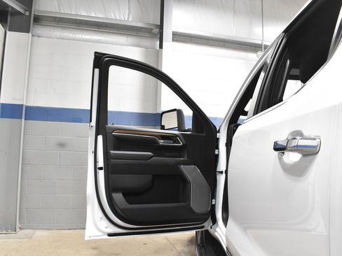 Used 2023 Chevrolet Silverado 1500 High Country w/ Max Trailering Package image 10