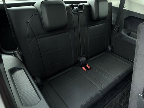 Used 2020 Volkswagen Tiguan SEL image 41