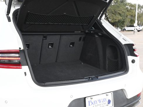 Used 2018 Porsche Macan image 22