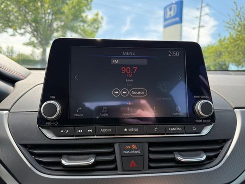 Used 2024 Nissan Altima 2.5 SR image 9