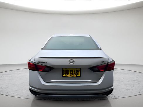 Used 2024 Nissan Altima 2.5 SV FWD image 6