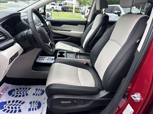 Used 2026 Honda Odyssey Elite image 13