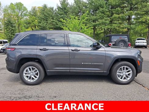 Used 2025 Jeep Grand Cherokee Laredo X w/ Luxury Tech Group I AWD/4WD image 7