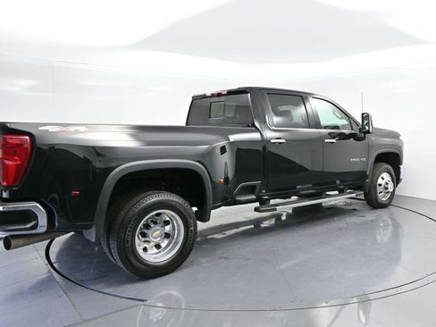 Used 2025 Chevrolet Silverado 3500 LTZ w/ LTZ Plus Package image 7