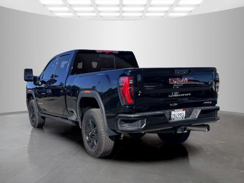 Used 2025 GMC Sierra 2500 AT4 w/ AT4 Premium Plus Package AWD/4WD image 7