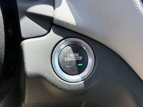 Used 2023 Chevrolet Equinox LT w/ Driver Convenience Package FWD image 17