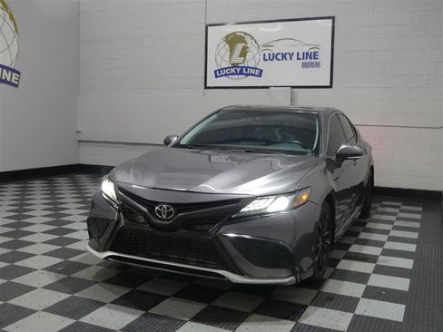 Used 2023 Toyota Camry XSE image 4