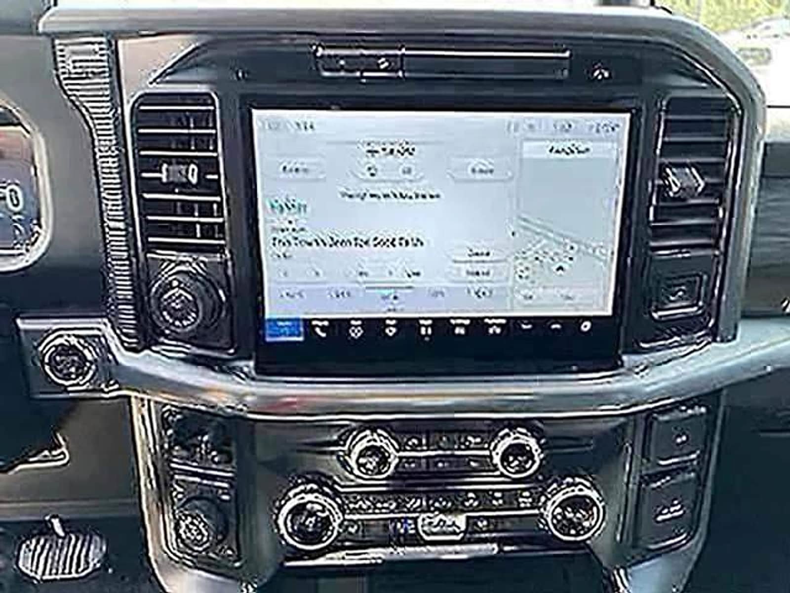 Used 2025 Ford F150 Lariat w/ Equipment Group 502A High AWD/4WD image 15