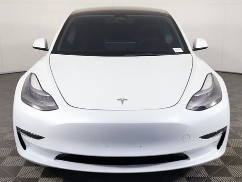 Used 2023 Tesla Model 3 Standard Range image 2