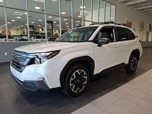 Certified 2025 Subaru Forester Premium AWD/4WD image 3
