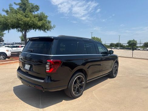 Used 2023 Ford Expedition Limited RWD image 5