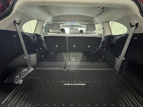 New 2026 Toyota Highlander XLE image 10