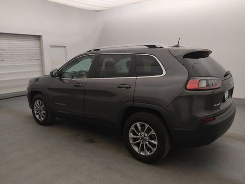 Used 2019 Jeep Cherokee Latitude Plus AWD/4WD image 3
