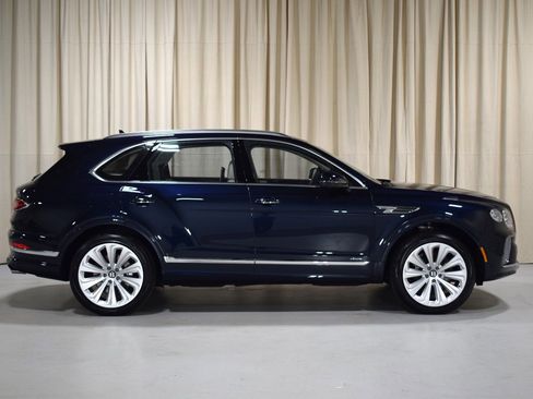 New 2025 Bentley Bentayga image 5