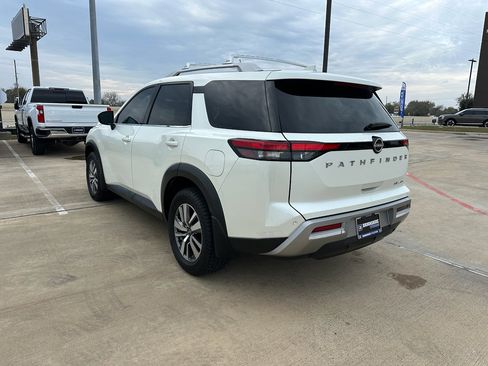 Used 2022 Nissan Pathfinder SL image 7