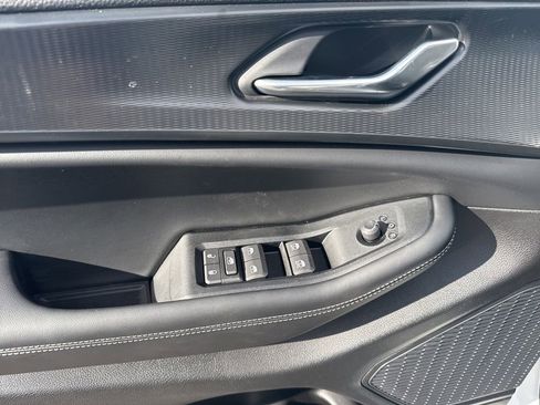 New 2025 Jeep Grand Cherokee Altitude image 18