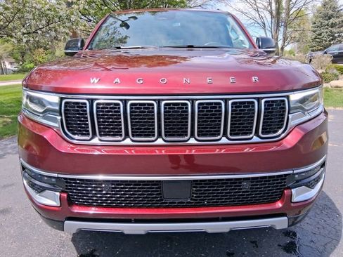 Used 2024 Jeep Wagoneer Series II AWD/4WD image 2