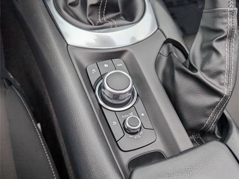 Used 2021 MAZDA MX-5 Miata Club image 22