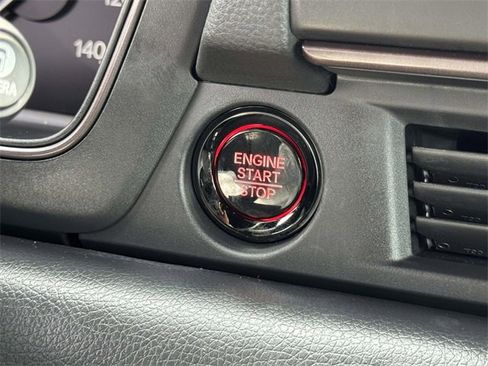 Used 2025 Honda Pilot TrailSport image 21