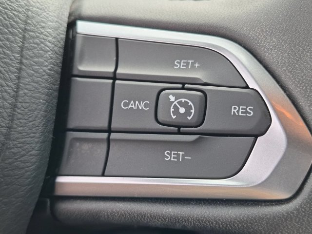 Used 2024 Jeep Compass Latitude AWD/4WD image 20
