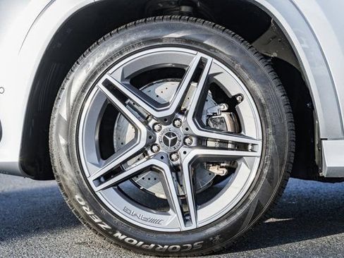 Certified 2025 Mercedes-Benz GLS 450 4MATIC image 18