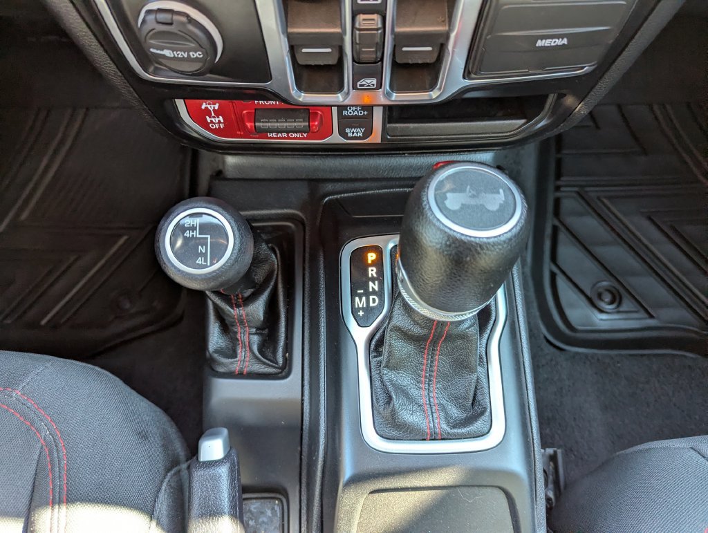 Used 2021 Jeep Wrangler Unlimited Rubicon w/ Cold Weather Group AWD/4WD image 25