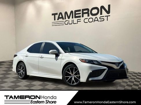 Used 2023 Toyota Camry SE image 1