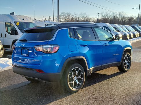 Used 2024 Jeep Compass Limited image 4