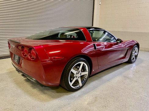 Used 2007 Chevrolet Corvette Coupe w/ Preferred Equipment Group RWD image 7