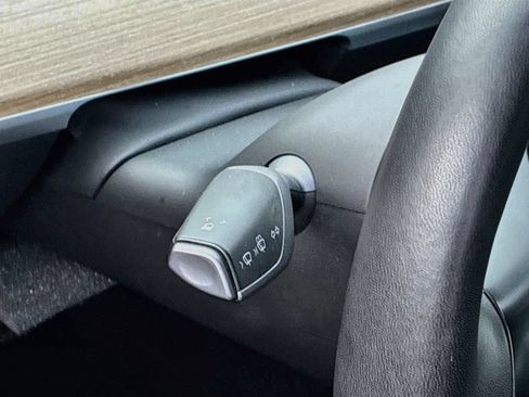 Used 2023 Tesla Model 3 Standard Range RWD image 10