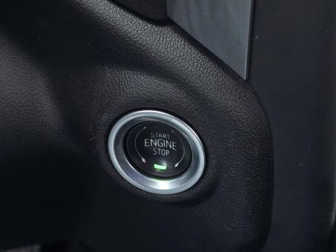 Used 2025 Chevrolet Silverado 2500 Custom w/ Custom Value Package image 19