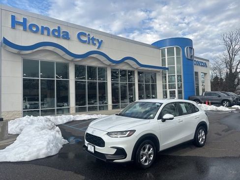 Certified 2023 Honda HR-V LX image 2