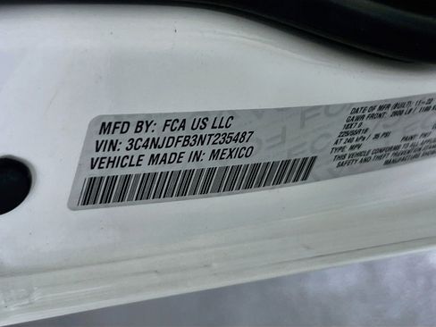 Used 2022 Jeep Compass Latitude image 30