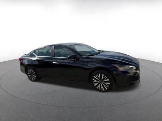 Used 2025 Nissan Altima 2.5 SV video 2