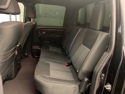 Used 2018 Nissan Titan SV w/ SV Convenience Package RWD image 22