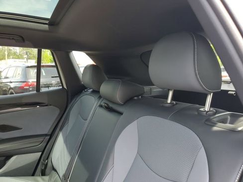 New 2026 Volkswagen Tiguan SE R-Line FWD image 9