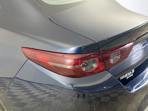 Used 2019 MAZDA MAZDA3 w/Preferred Pkg image 36