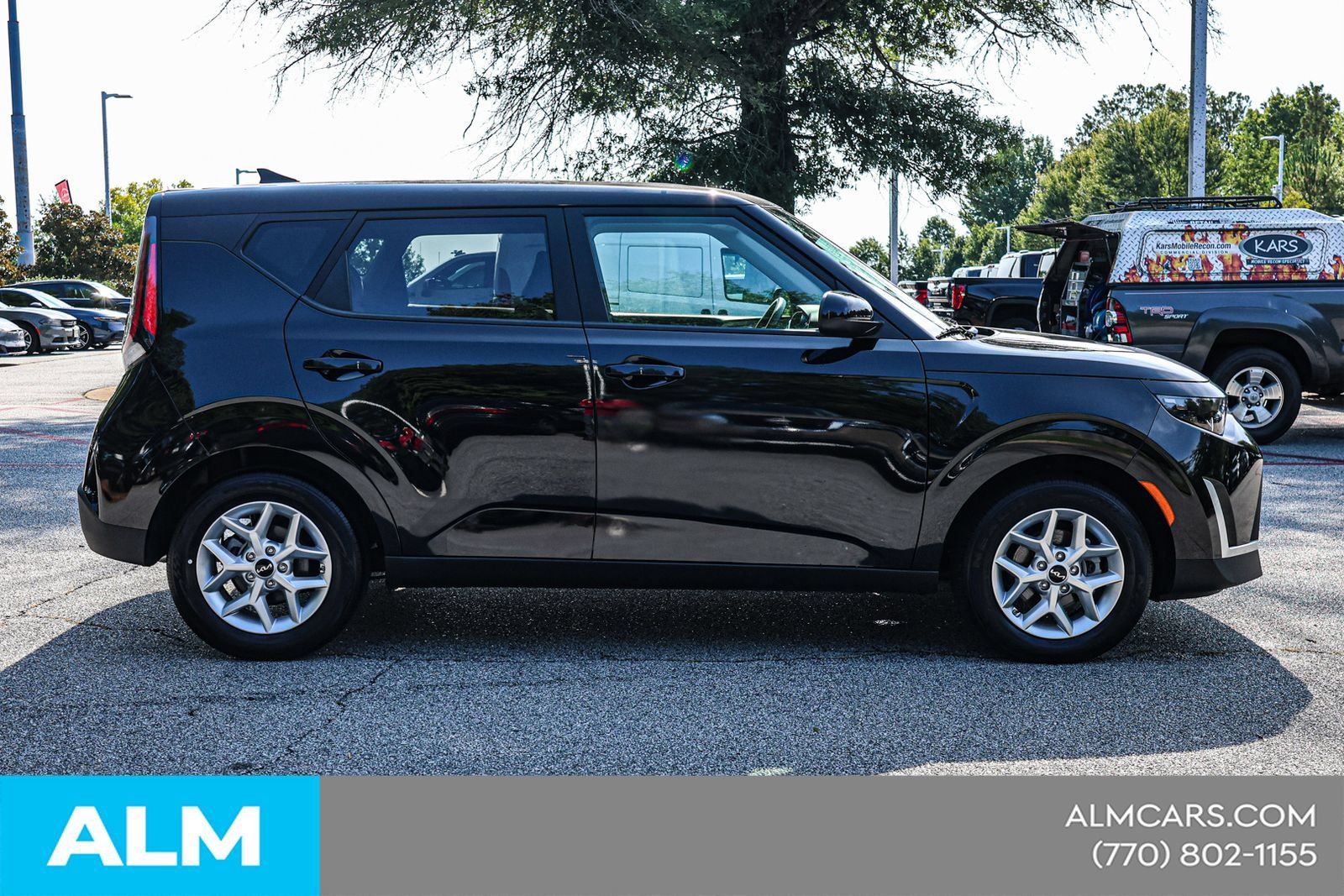 Used 2025 Kia Soul LX w/ LX Technology Package FWD image 10