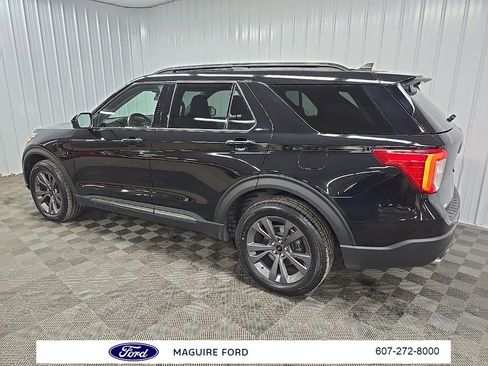 Used 2022 Ford Explorer XLT w/ Equipment Group 202A image 5